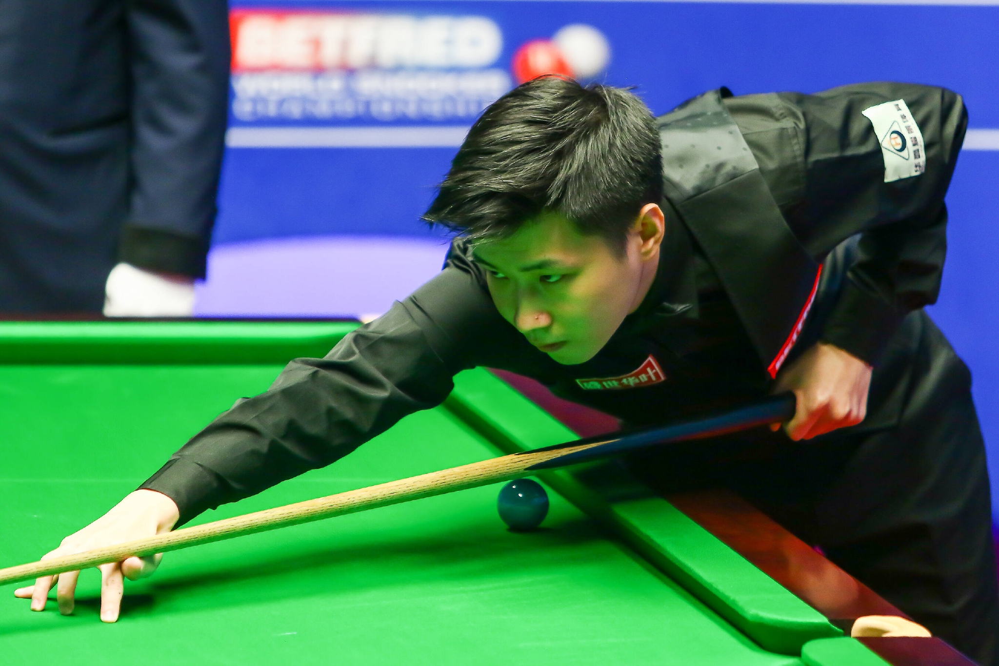 尽管他多年 尽管他多年