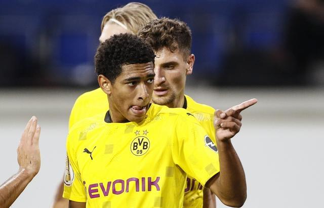 迷冲入场内 迷冲入场内